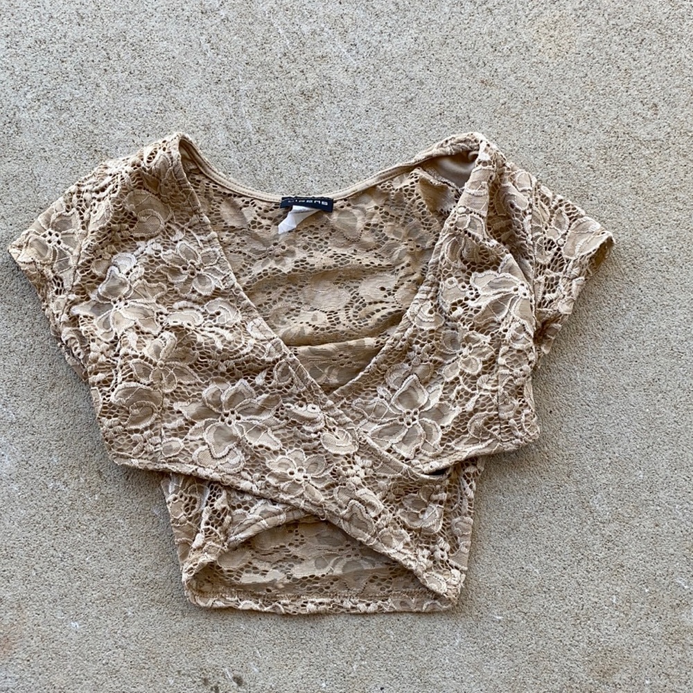 LAce crop